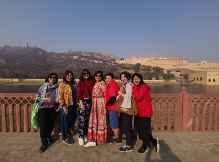 "กรุ๊ปส่วนตัว สังเวชนียสถาน ทัชมาฮาล ด้านหน้าพระราชวังAmber Fort Jaipur"